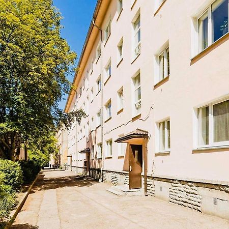 Sunny Apartment, 7 Min With Tram To The Old Town Tallinn Eksteriør bilde
