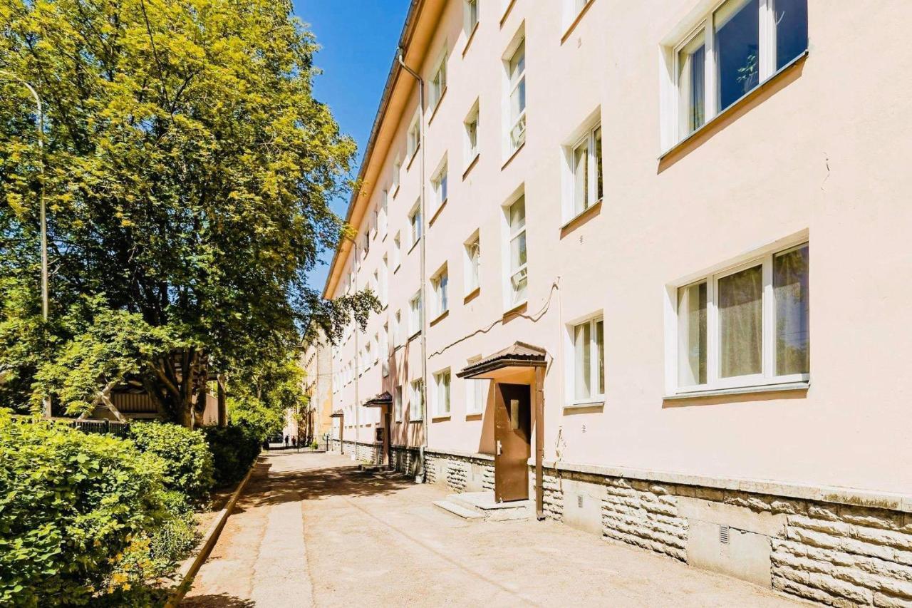 Sunny Apartment, 7 Min With Tram To The Old Town Tallinn Eksteriør bilde