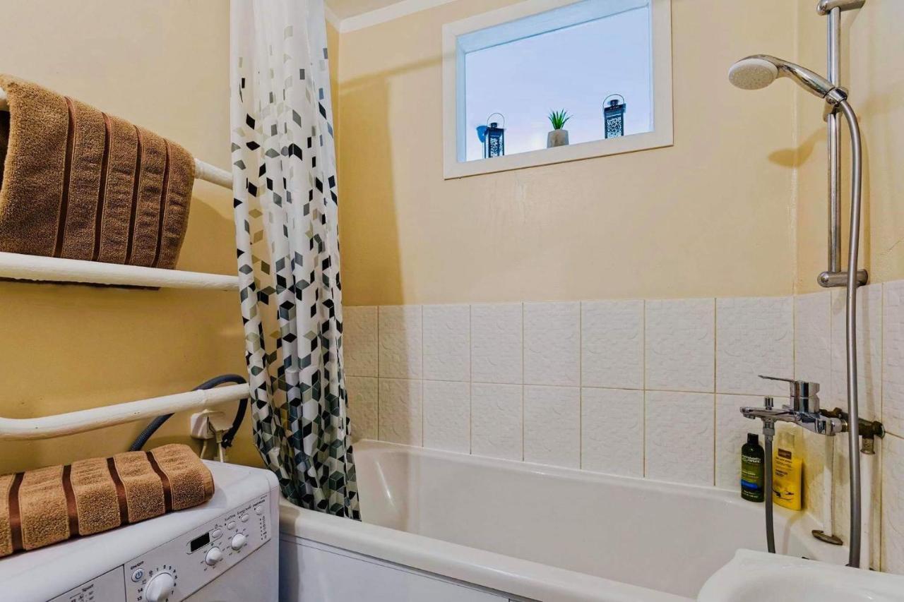 Sunny Apartment, 7 Min With Tram To The Old Town Tallinn Eksteriør bilde